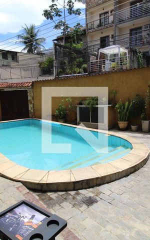 Casa à venda com 260m², 5 quartos e 2 vagasPiscina