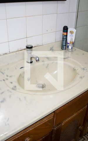 Casa à venda com 280m², 3 quartos e 2 vagasBanheiro 3