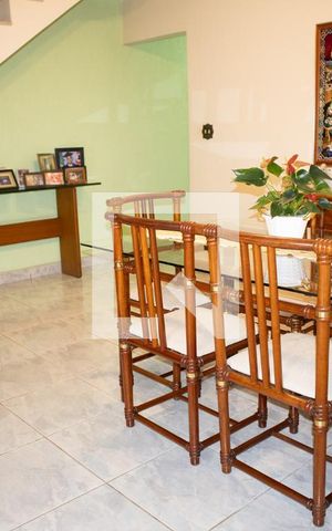 Casa à venda com 280m², 3 quartos e 2 vagasSala