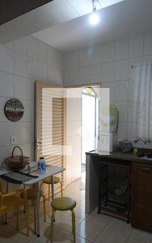 Casa à venda com 140m², 3 quartos e 2 vagasCozinha