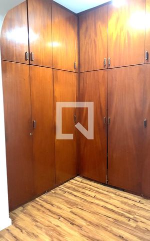 Casa à venda com 140m², 3 quartos e 2 vagas Casa à venda com 140m², 3 quartos e 2 vagasCloset
