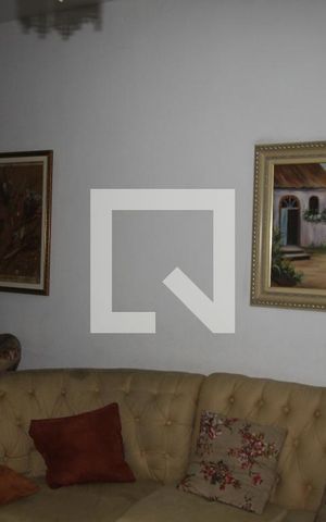 Casa à venda com 140m², 3 quartos e 2 vagasSala