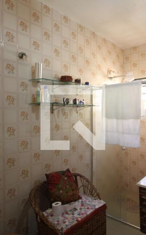 Casa à venda com 140m², 3 quartos e 2 vagasBanheiro da Suíte 1