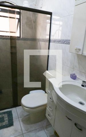 Casa à venda com 220m², 3 quartos e 1 vaga Casa à venda com 220m², 3 quartos e 1 vagaBanheiro