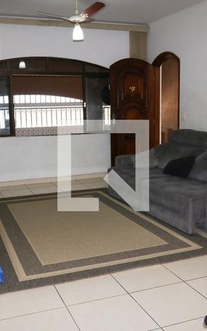 Casa à venda com 220m², 3 quartos e 1 vaga Casa à venda com 220m², 3 quartos e 1 vagaSala
