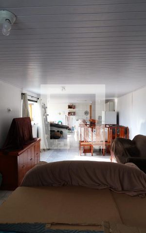 Casa à venda com 220m², 3 quartos e 1 vaga Casa à venda com 220m², 3 quartos e 1 vagaÁrea comum - Salão de festas