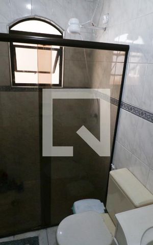 Casa à venda com 220m², 3 quartos e 1 vaga Casa à venda com 220m², 3 quartos e 1 vagaBanheiro