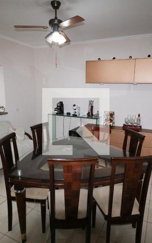 Casa à venda com 220m², 3 quartos e 1 vaga Casa à venda com 220m², 3 quartos e 1 vagaSala de Jantar