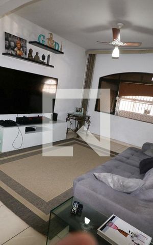 Casa à venda com 220m², 3 quartos e 1 vaga Casa à venda com 220m², 3 quartos e 1 vagaSala