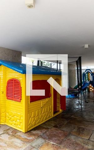 Apartamento à venda com 160m², 4 quartos e 2 vagasÁrea comum - Playground
