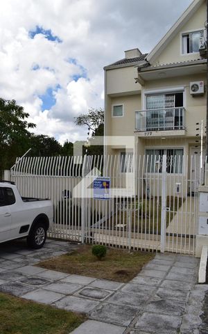 Casa à venda com 240m², 4 quartos e 2 vagasFachada