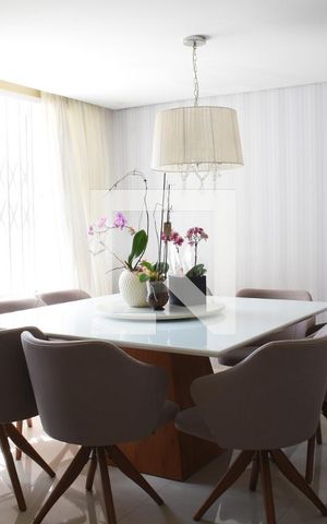 Casa à venda com 240m², 4 quartos e 2 vagasSala de jantar