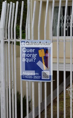 Casa à venda com 240m², 4 quartos e 2 vagasPlaquinha
