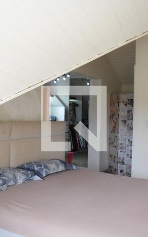 Casa à venda com 240m², 4 quartos e 2 vagasÁtico