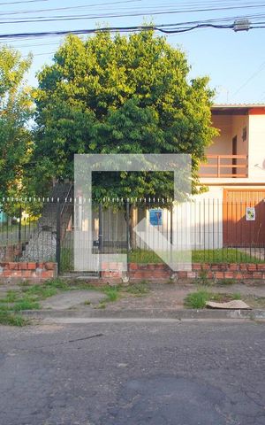 Casa à venda com 230m², 3 quartos e 2 vagas Casa à venda com 230m², 3 quartos e 2 vagasfachada