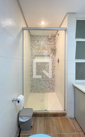 Apartamento para alugar com 129m², 3 quartos e 1 vaga Apartamento para alugar com 129m², 3 quartos e 1 vagaBanheiro Corredor