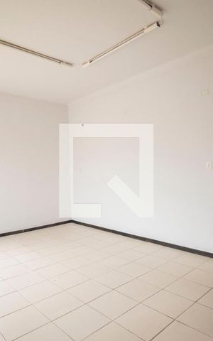 Casa para alugar com 300m², 3 quartos e 3 vagas Casa para alugar com 300m², 3 quartos e 3 vagasSala 2