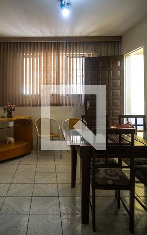 Casa à venda com 90m², 2 quartos e 1 vaga Casa à venda com 90m², 2 quartos e 1 vagaSala
