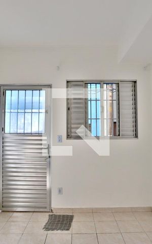 Casa para alugar com 41m², 1 quarto e 1 vaga Casa para alugar com 41m², 1 quarto e 1 vagaSala