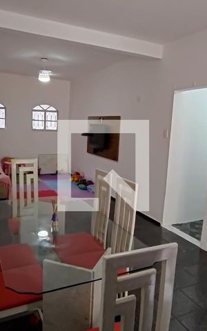 Casa à venda com 179m², 3 quartos e 3 vagas Casa à venda com 179m², 3 quartos e 3 vagassala