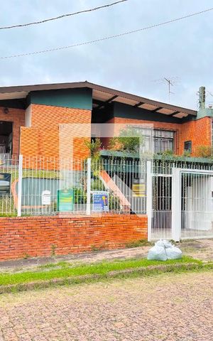 Casa à venda com 231m², 3 quartos e 4 vagasFachada