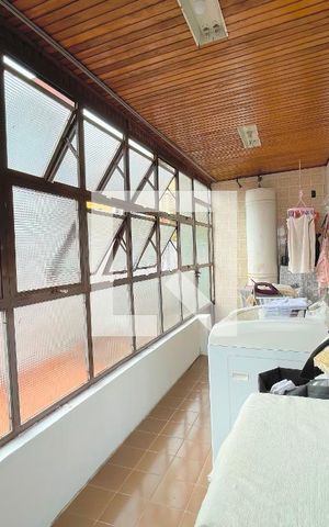 Casa à venda com 231m², 3 quartos e 4 vagasÁrea de Serviço