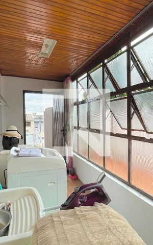 Casa à venda com 231m², 3 quartos e 4 vagasÁrea de Serviço