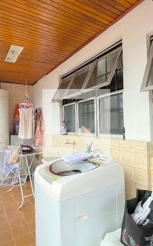 Casa à venda com 231m², 3 quartos e 4 vagasÁrea de Serviço
