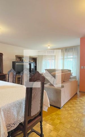 Casa à venda com 231m², 3 quartos e 4 vagasSala