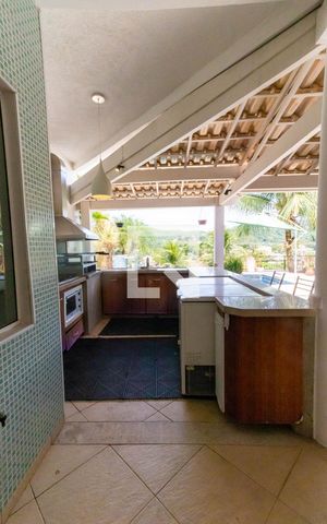 Casa de condomínio à venda com 550m², 4 quartos e 2 vagas Casa de condomínio à venda com 550m², 4 quartos e 2 vagasÁrea Externa