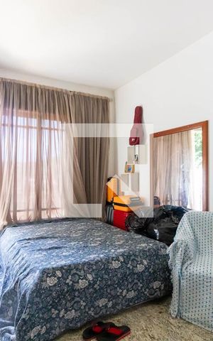 Casa de condomínio à venda com 550m², 4 quartos e 2 vagas Casa de condomínio à venda com 550m², 4 quartos e 2 vagasQuarto 1