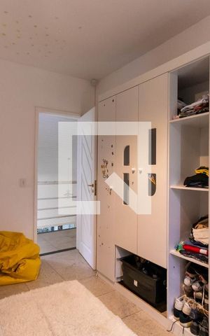Casa de condomínio à venda com 550m², 4 quartos e 2 vagas Casa de condomínio à venda com 550m², 4 quartos e 2 vagasQuarto 3