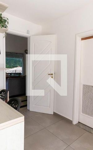 Casa de condomínio à venda com 550m², 4 quartos e 2 vagas Casa de condomínio à venda com 550m², 4 quartos e 2 vagasCozinha