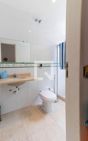 Casa de condomínio à venda com 550m², 4 quartos e 2 vagas Casa de condomínio à venda com 550m², 4 quartos e 2 vagasBanheiro Quarto 3