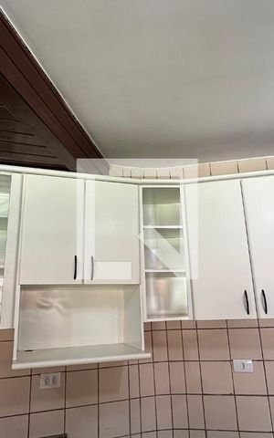 Casa para alugar com 370m², 5 quartos e 4 vagas Casa para alugar com 370m², 5 quartos e 4 vagasCozinha