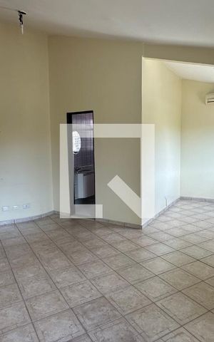 Casa para alugar com 370m², 5 quartos e 4 vagas Casa para alugar com 370m², 5 quartos e 4 vagasSuite 3