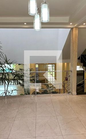 Casa para alugar com 370m², 5 quartos e 4 vagas Casa para alugar com 370m², 5 quartos e 4 vagasSala