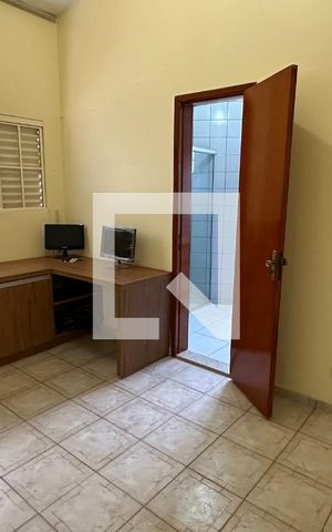 Casa para alugar com 370m², 5 quartos e 4 vagas Casa para alugar com 370m², 5 quartos e 4 vagasSuite 2