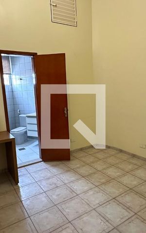 Casa para alugar com 370m², 5 quartos e 4 vagas Casa para alugar com 370m², 5 quartos e 4 vagasSuite 2