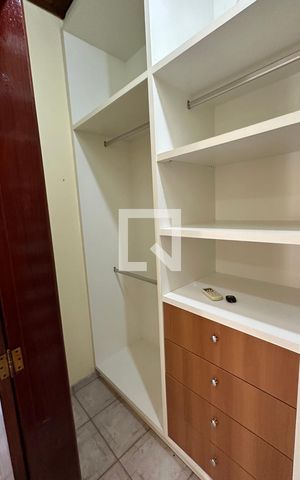Casa para alugar com 370m², 5 quartos e 4 vagas Casa para alugar com 370m², 5 quartos e 4 vagasCloset da suíte 1