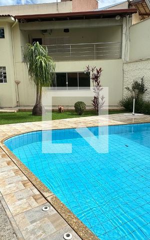 Casa para alugar com 370m², 5 quartos e 4 vagas Casa para alugar com 370m², 5 quartos e 4 vagasPiscina