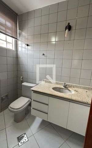 Casa para alugar com 370m², 5 quartos e 4 vagas Casa para alugar com 370m², 5 quartos e 4 vagasSuite 2
