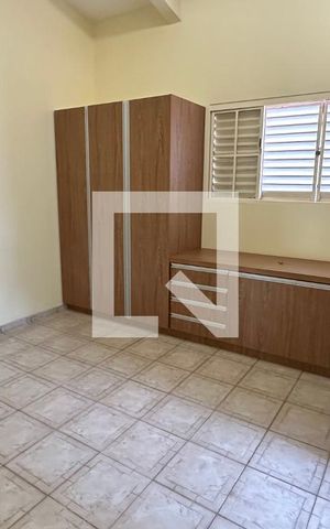Casa para alugar com 370m², 5 quartos e 4 vagas Casa para alugar com 370m², 5 quartos e 4 vagasSuite 2