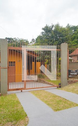 Casa à venda com 50m², 1 quarto e 1 vaga Casa à venda com 50m², 1 quarto e 1 vagaFachada