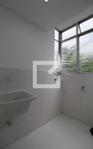 Apartamento à venda com 68m², 2 quartos e sem vaga Apartamento à venda com 68m², 2 quartos e sem vagaCozinha e Área de Serviço