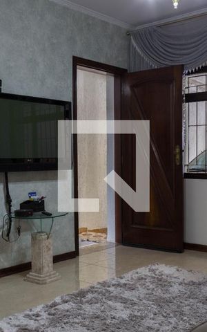Casa à venda com 169m², 4 quartos e 2 vagas Casa à venda com 169m², 4 quartos e 2 vagasSala