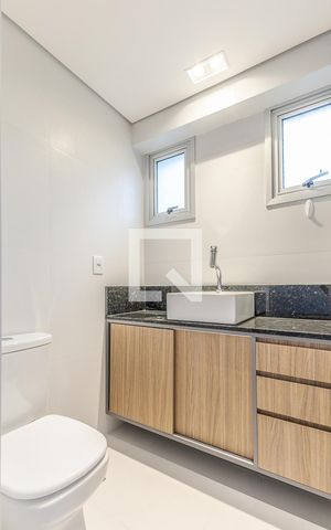 Apartamento à venda com 74m², 2 quartos e 1 vaga Apartamento à venda com 74m², 2 quartos e 1 vagaBanheiro Suite