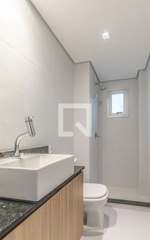 Apartamento à venda com 74m², 2 quartos e 1 vaga Apartamento à venda com 74m², 2 quartos e 1 vagaBanheiro social