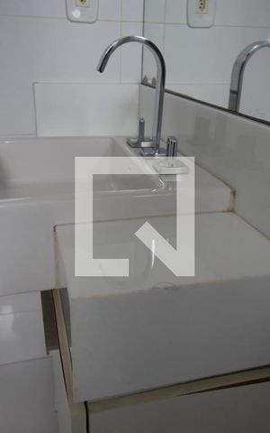 Apartamento para alugar com 90m², 2 quartos e 2 vagasDetalhe do Banheiro da Suite