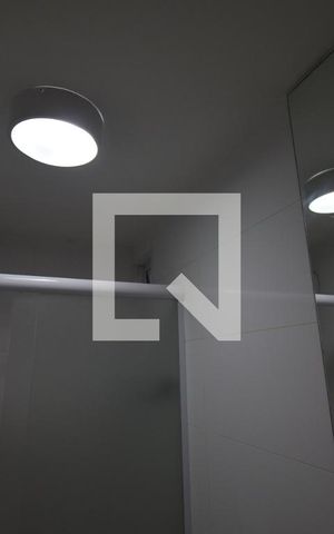 Apartamento para alugar com 90m², 2 quartos e 2 vagasDetalhe do banheiro